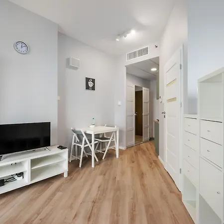 New Comfort 828 By Bookinghost * Warsaw